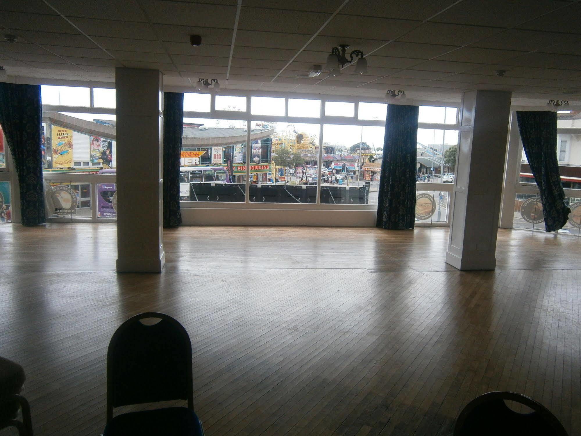 Oyo Grosvenor House Hotel Skegness Extérieur photo