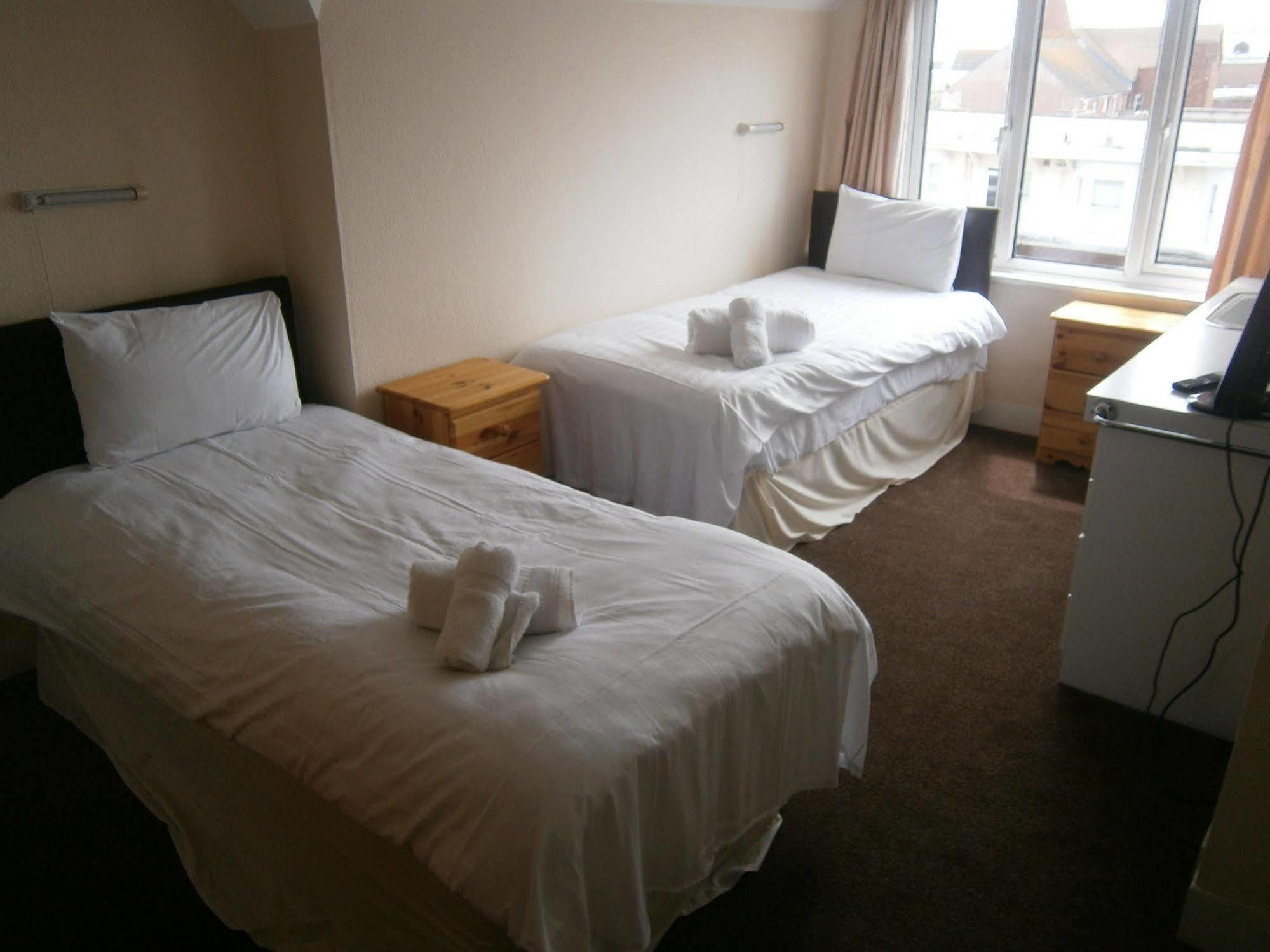 Oyo Grosvenor House Hotel Skegness Extérieur photo