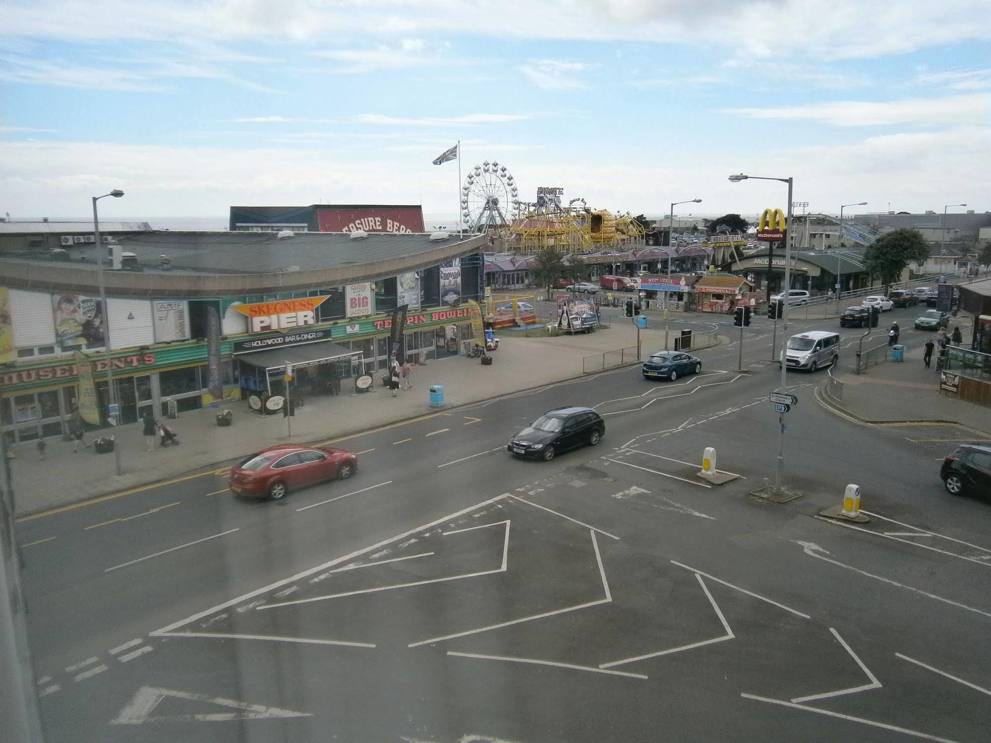 Oyo Grosvenor House Hotel Skegness Extérieur photo